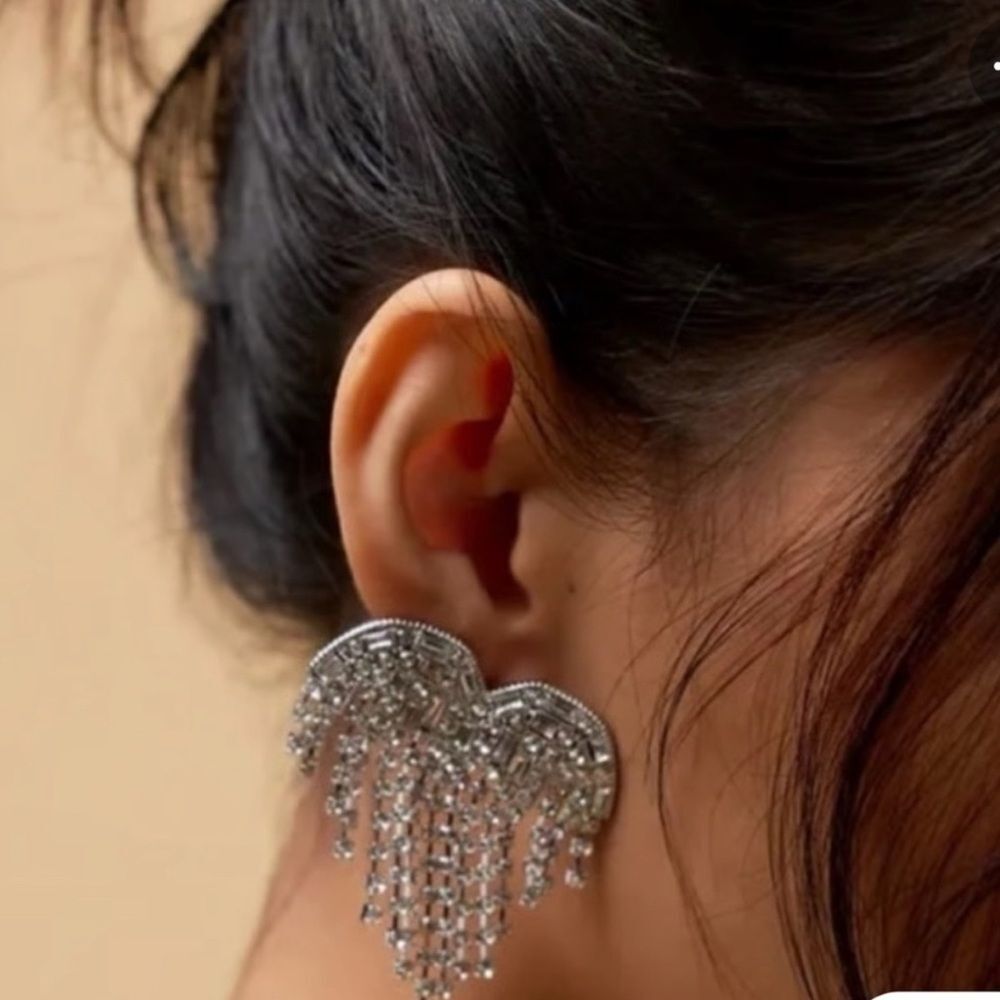 Free People Hearts On Fire Dangle Earrings Rhinestone Heart Fringe Statement NWT - Picture 12 of 12